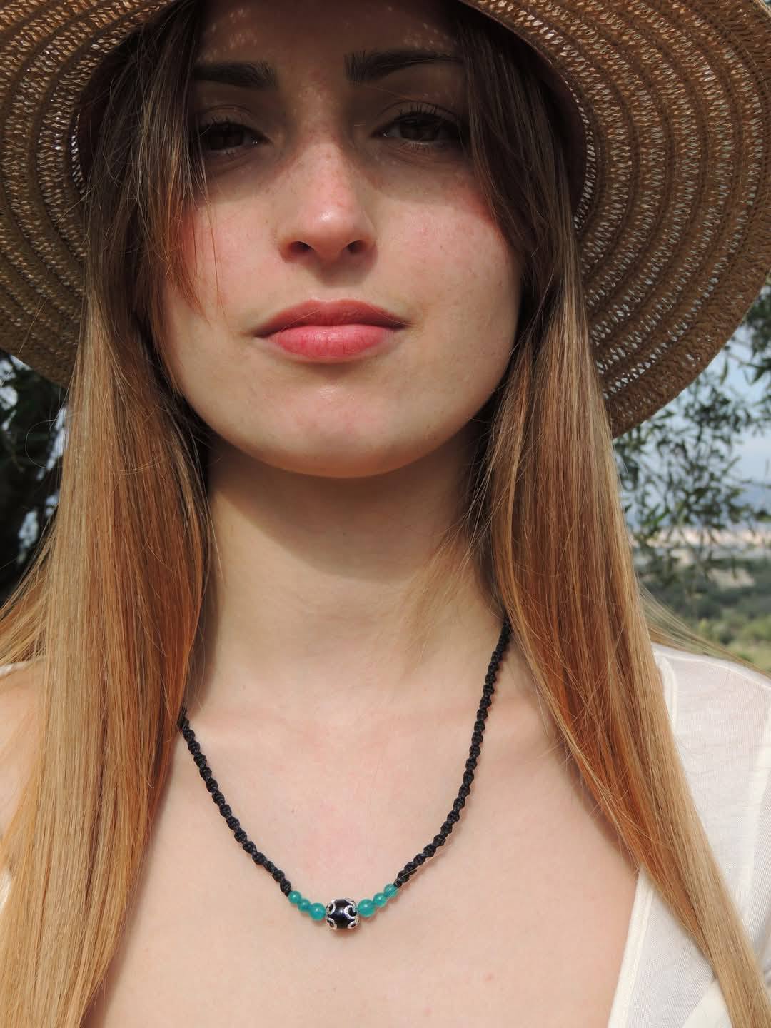 Collana o Choker Su Coccu con Calcedonio blu
